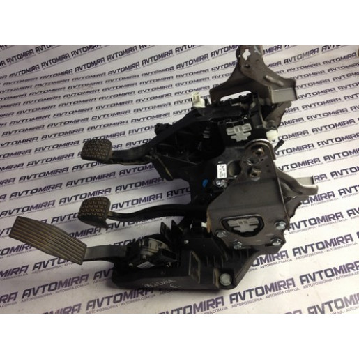 Блок педалей Европа Opel Insignia 2008-2017 13228166